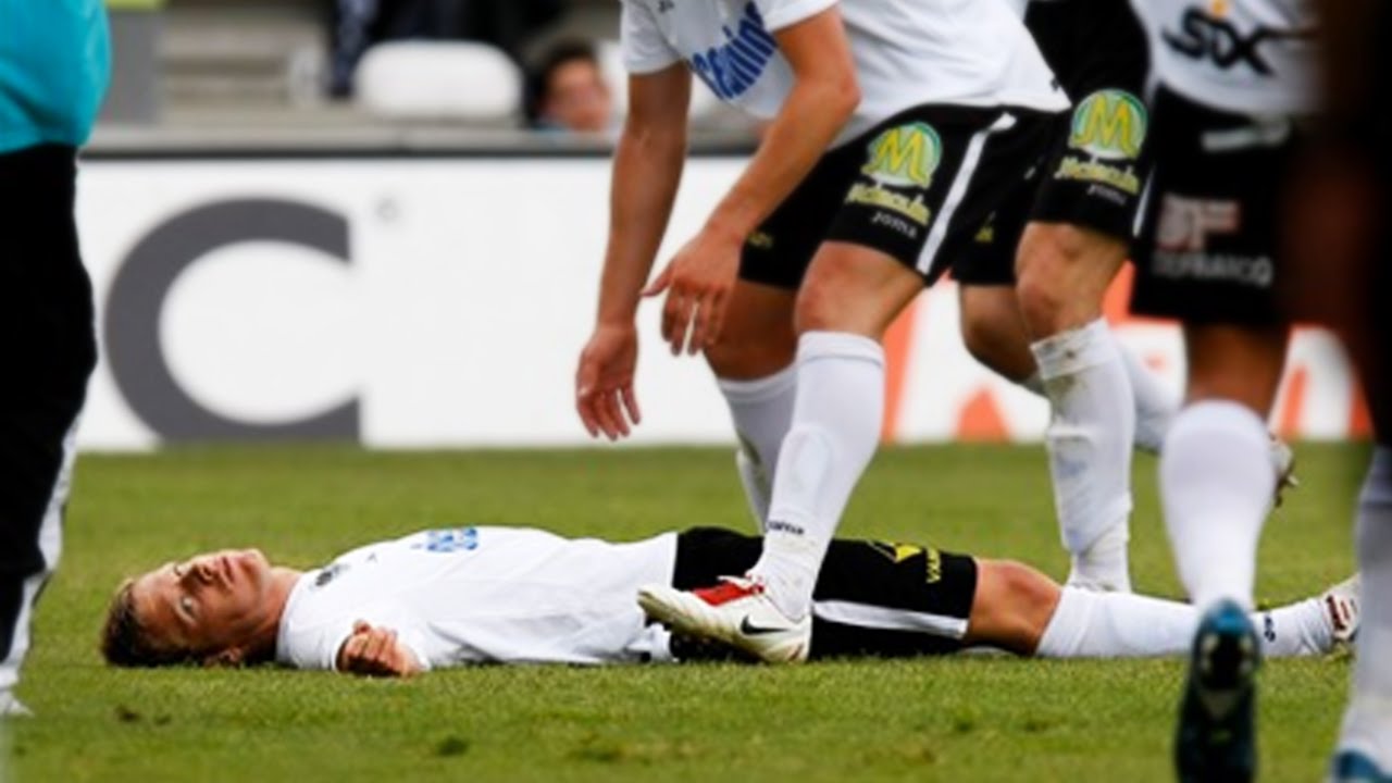 Athletes Collapsing And Dying [ 400 IN THE LAST 6 MONTHS ] - Fringe News